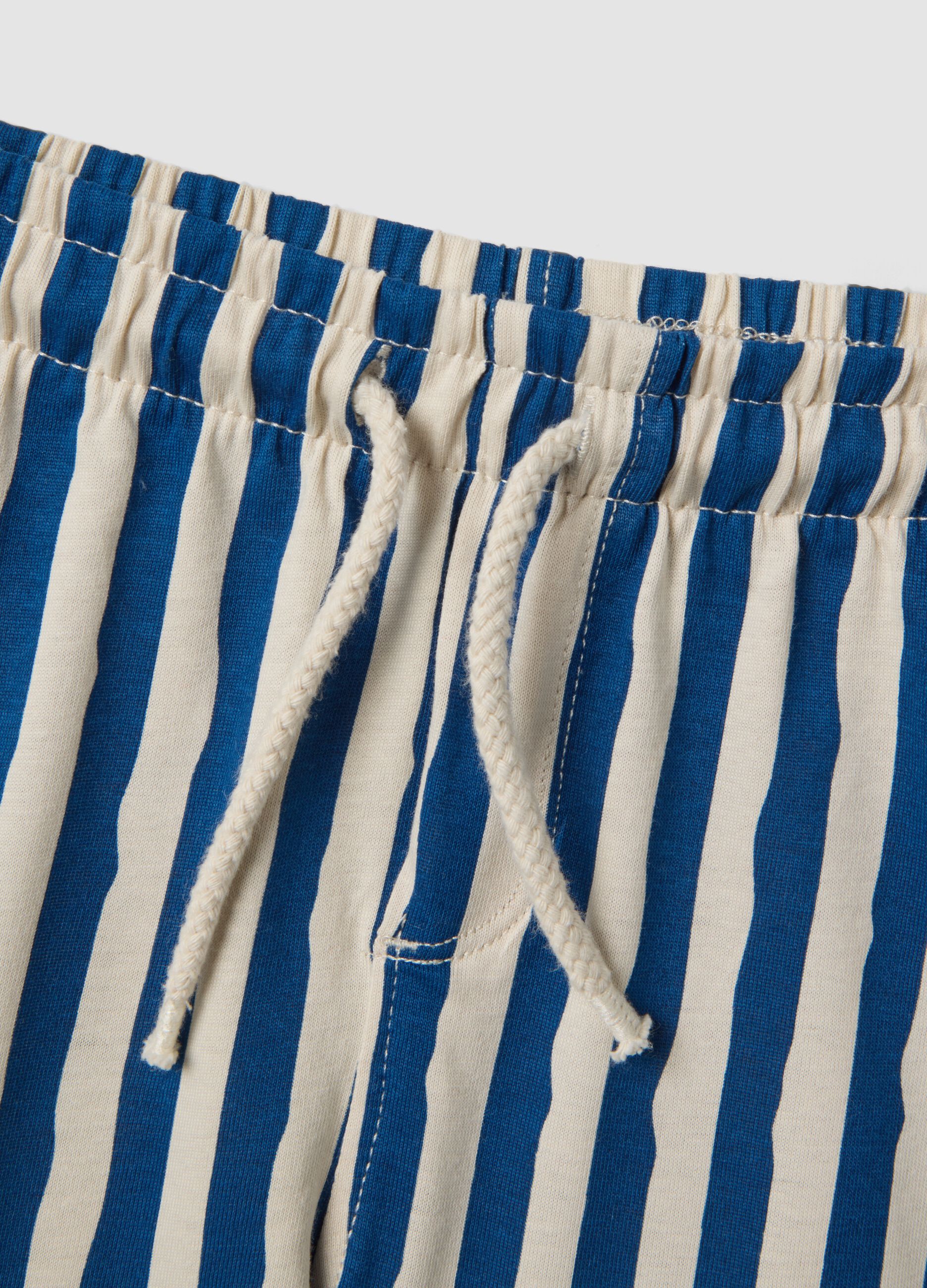 Shorts blu e bianco a righe in cotone organico per bimbo regular fit
