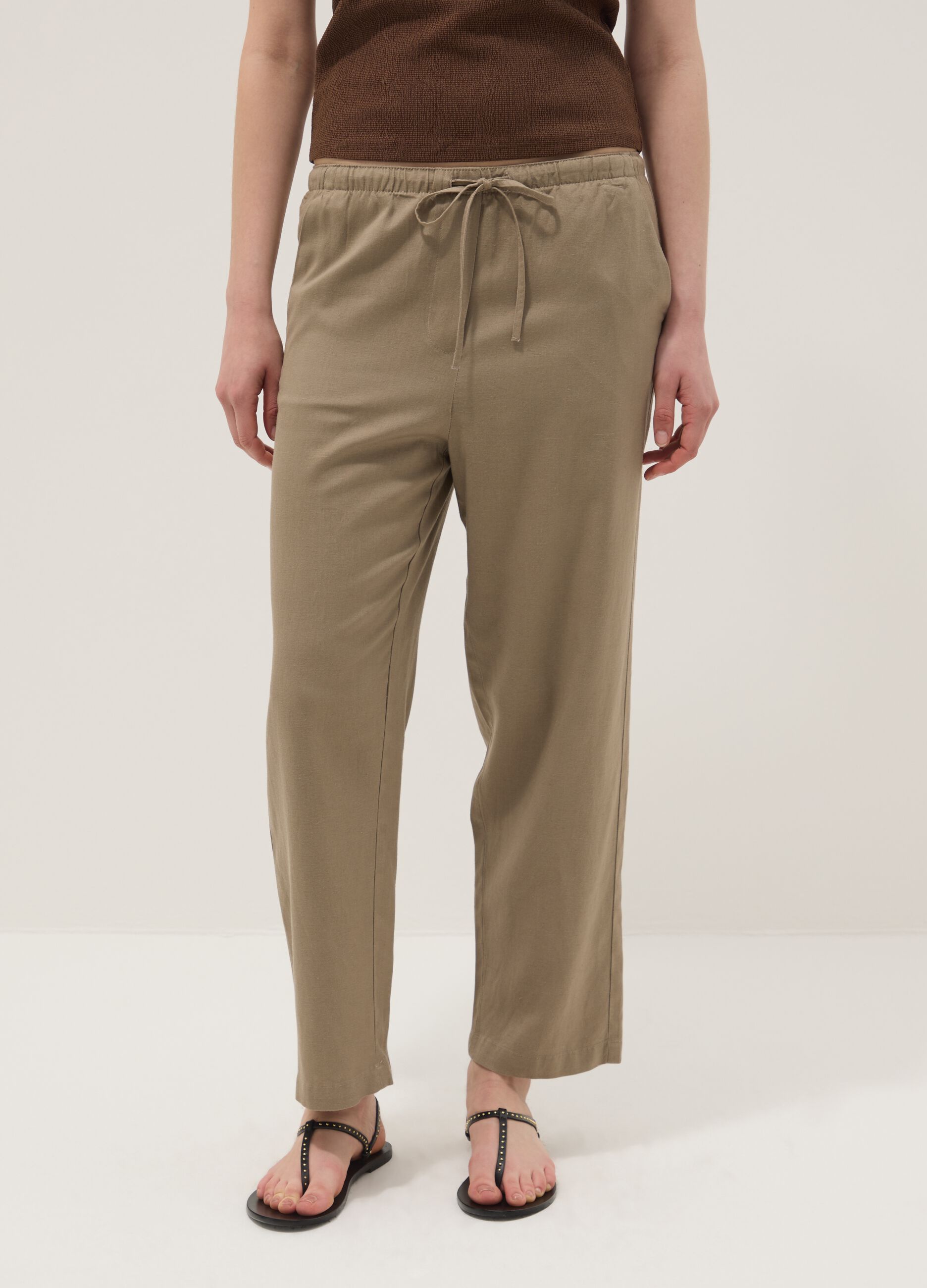 Pantaloni in misto viscosa e lino beige straight fit con coulisse