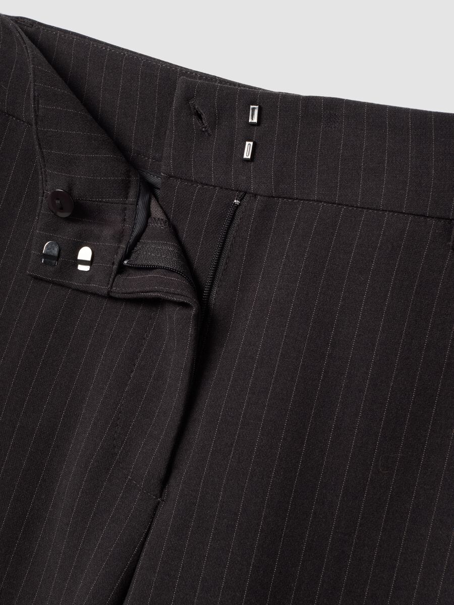 Pantaloni grigi gessati in viscosa elasticizzato a gamba dritta_6