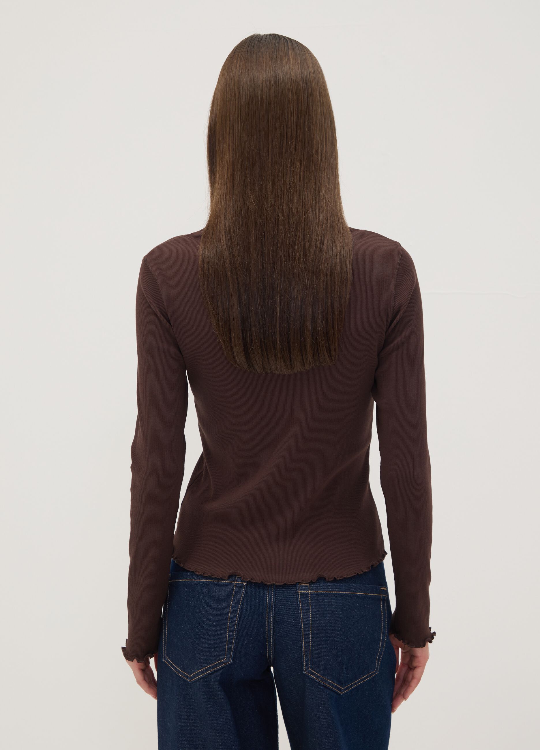 T-shirt marrone in puro cotone a maniche lunghe girocollo regular fit