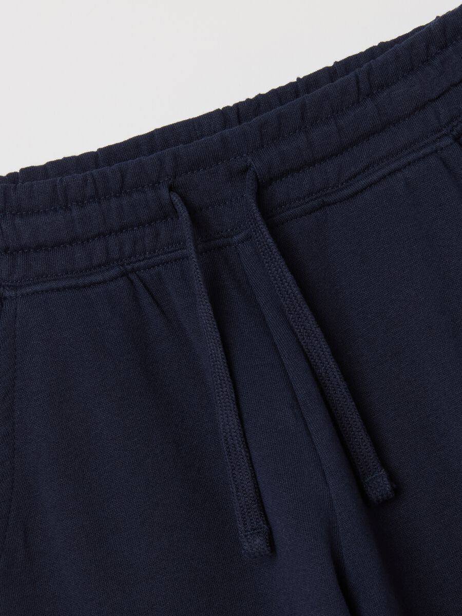 Joggers with drawstring and pockets_3