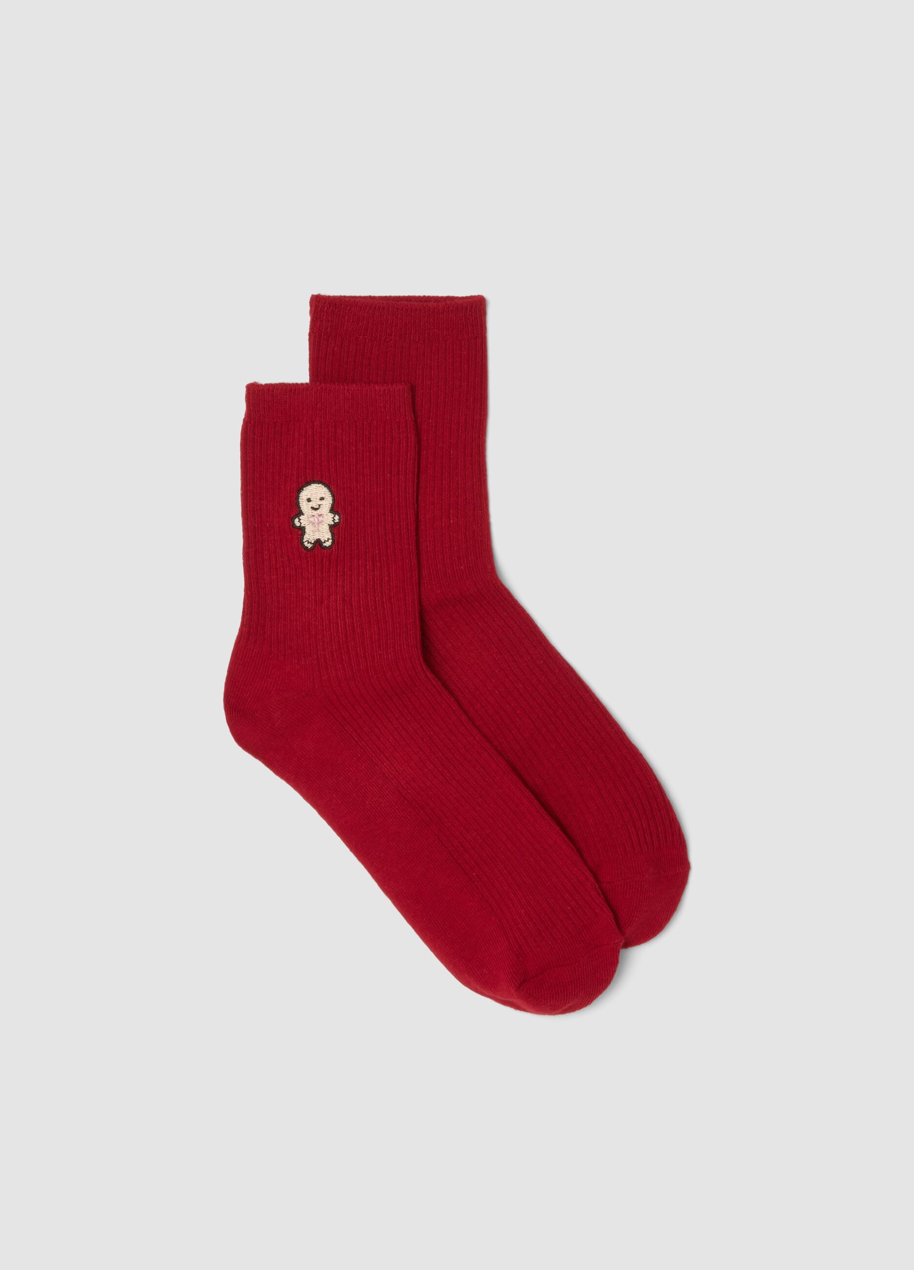 Calzini rossi in misto cotone organico elasticizzato con dettaglio natalizio