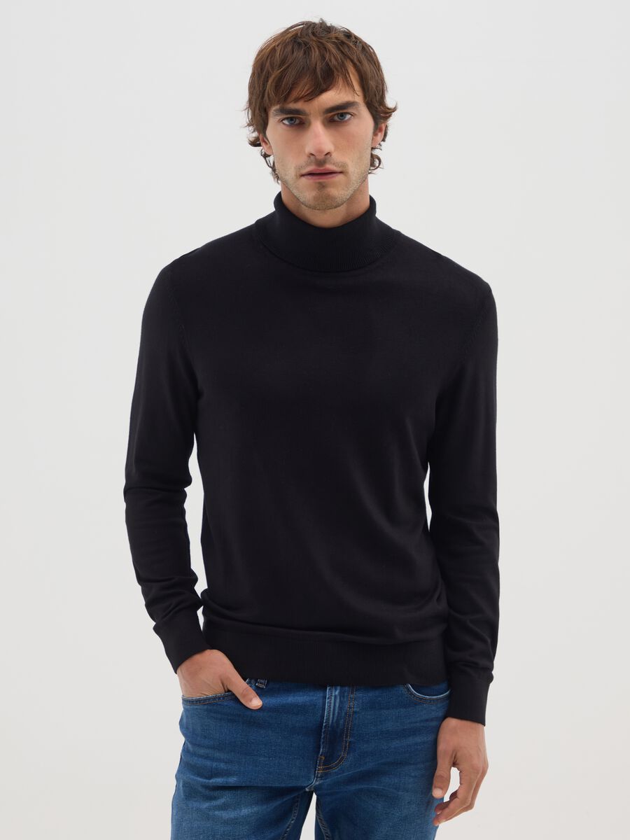 Dolcevita regular fit nero in misto viscosa_0