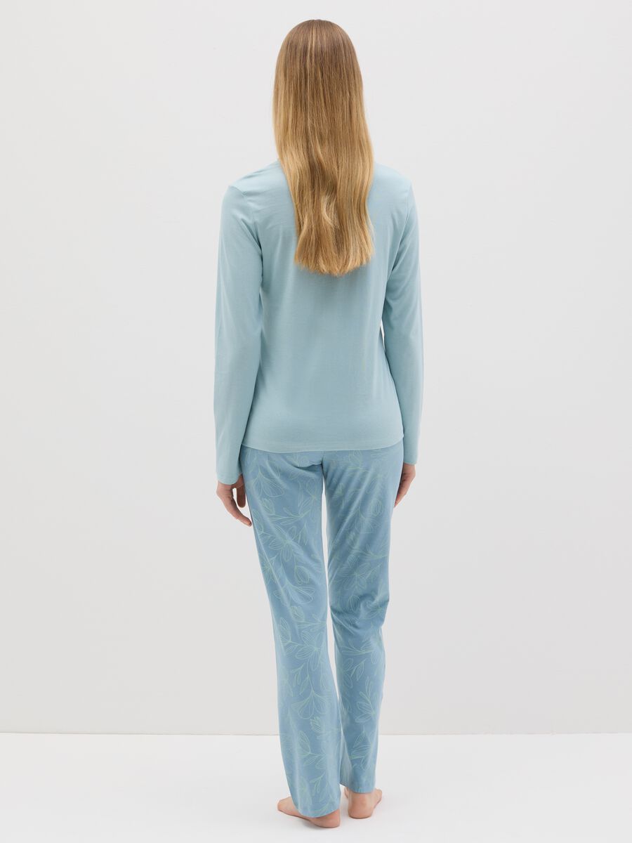 Light blue cotton pyjamas with granddad neckline and print_2
