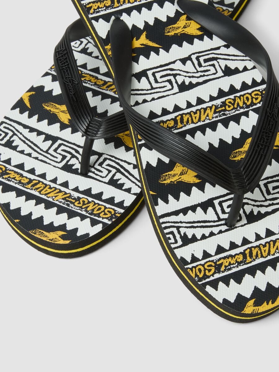 Multicolour Flip-Flops with Geometric Pattern_2