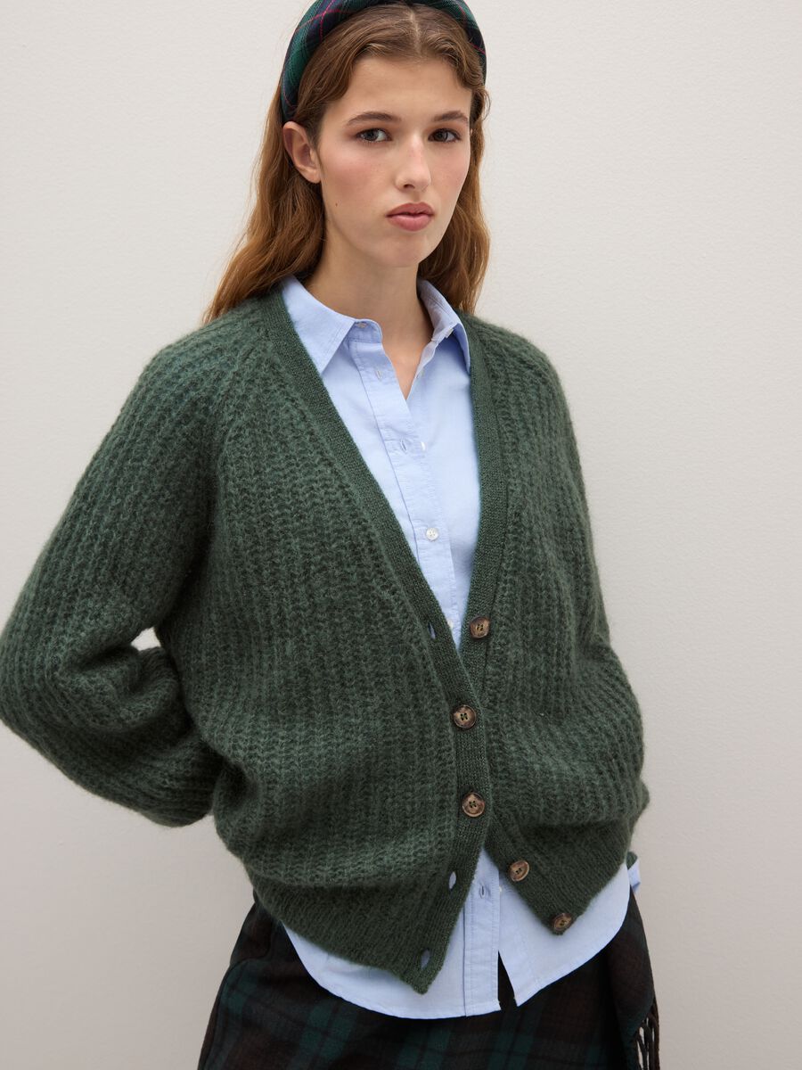 Cardigan deep V verde vestibilità oversize_2