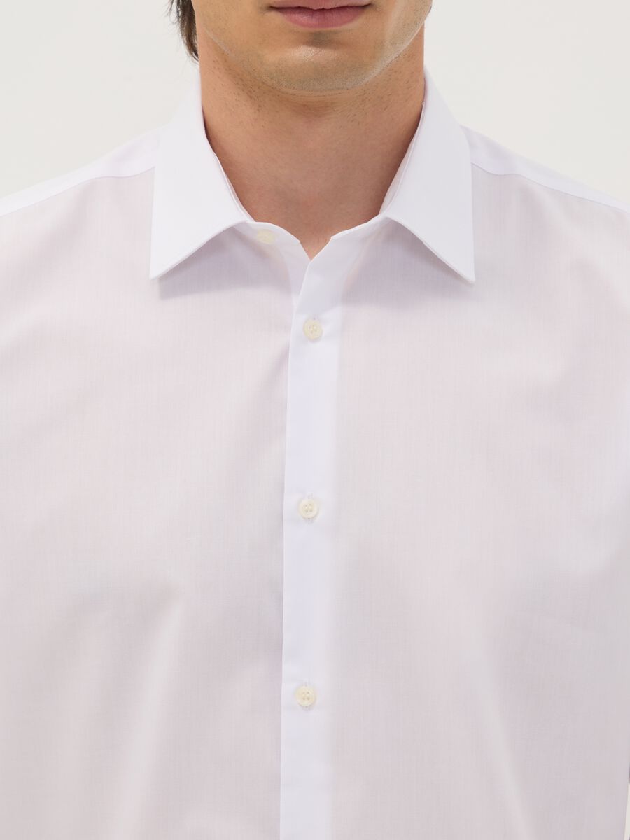 Camicia bianca slim fit con colletto classico easy iron_1