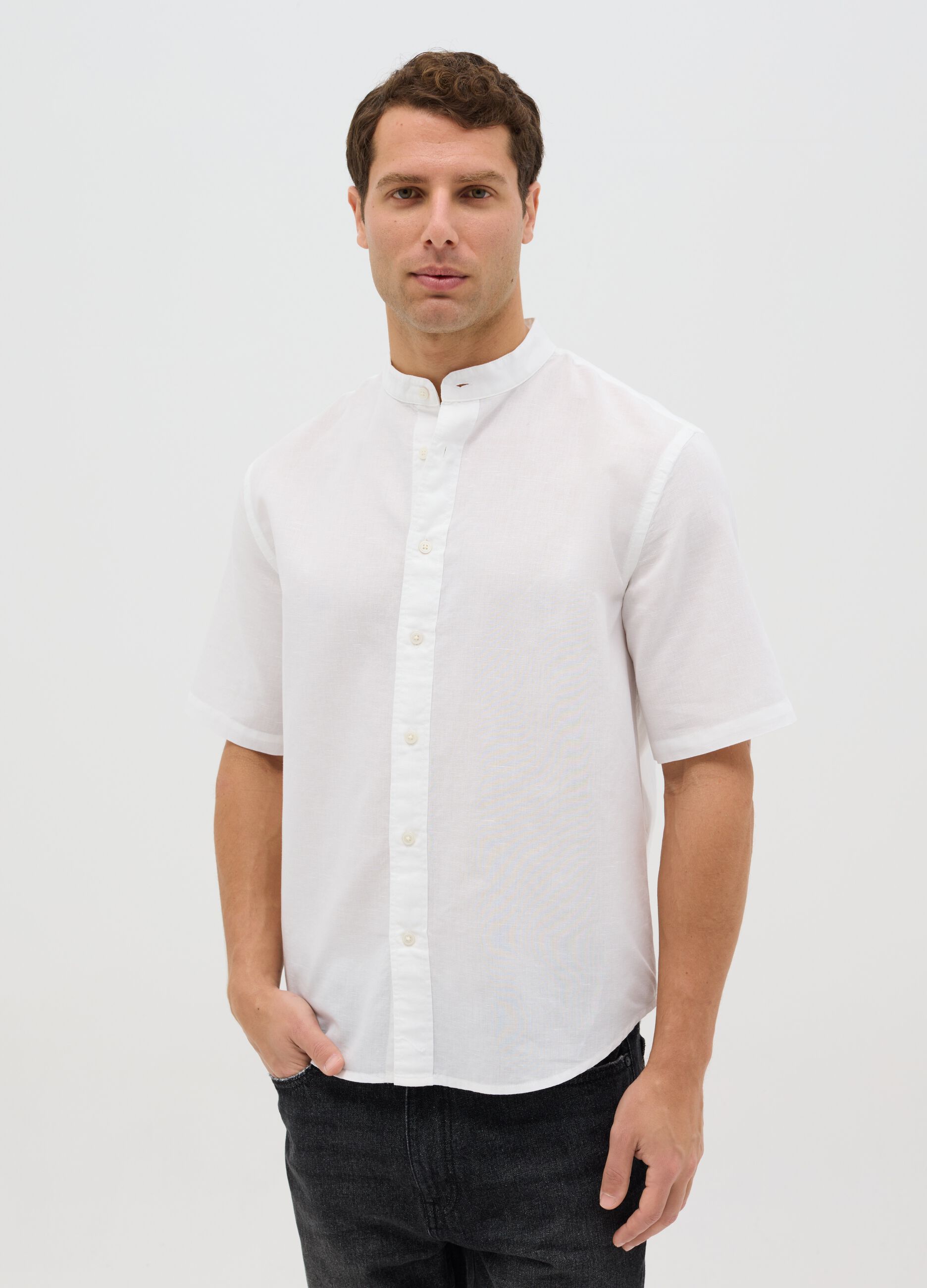 Mandarin shirt in cotton and linen with short sleeves