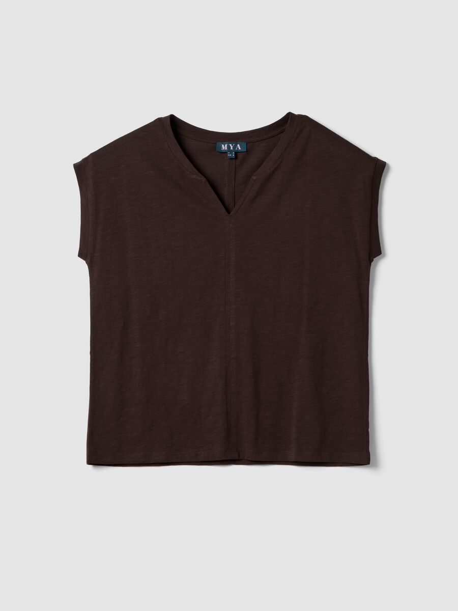 Brown pure cotton V-neck regular fit T-shirt_4