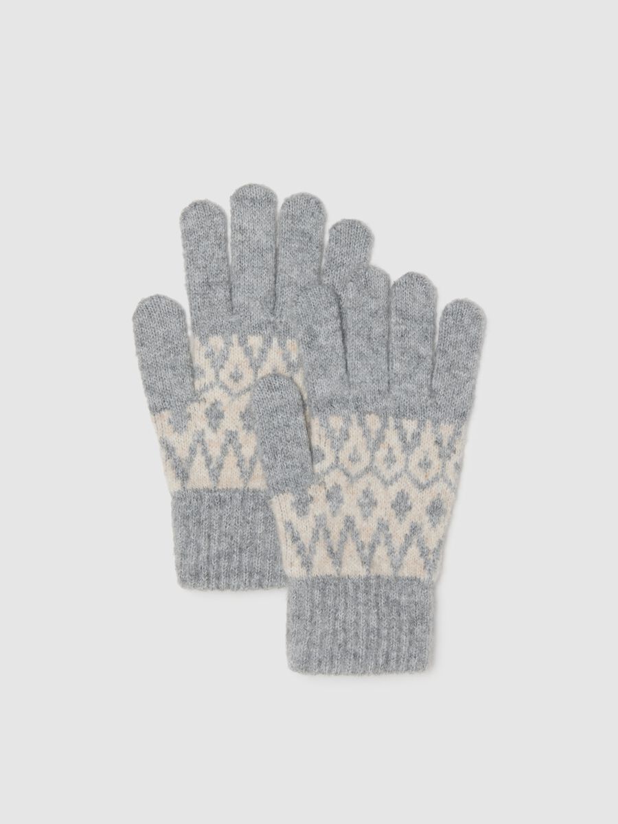 Grey gloves with white geometric pattern_0