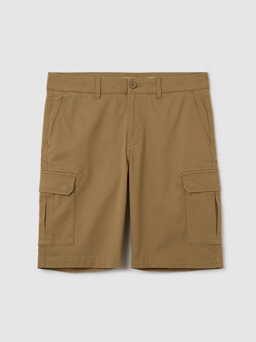 Bermuda da uomo marrone regular fit con tasche cargo_4