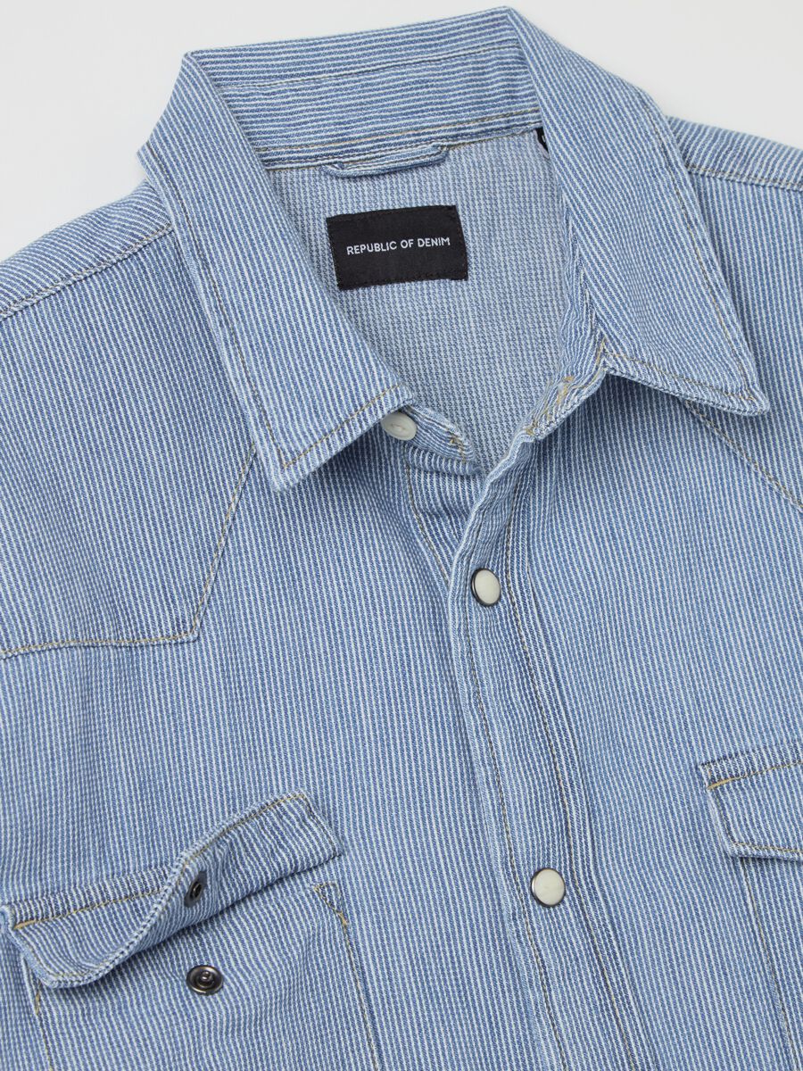 Western shirt in denim with pearl buttons_5