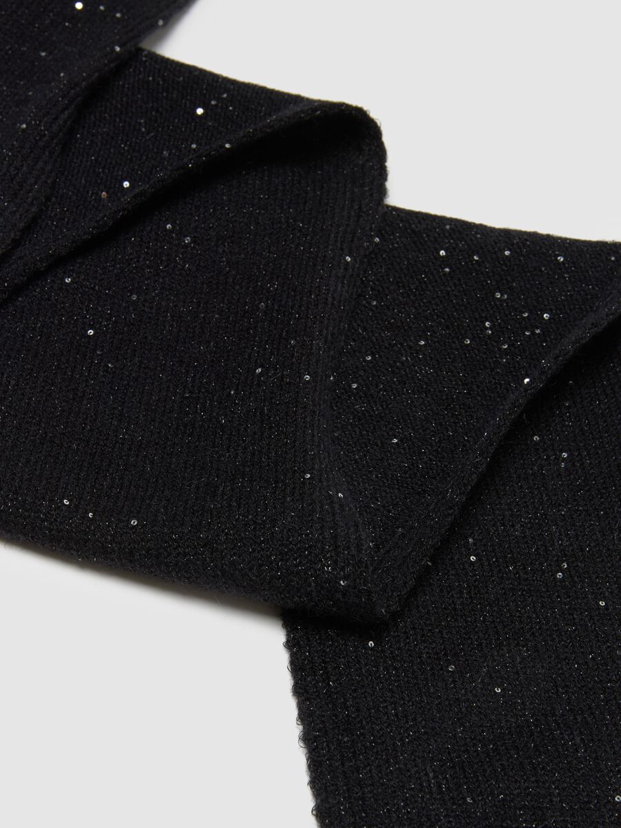 Black scarf with sparkling details_2