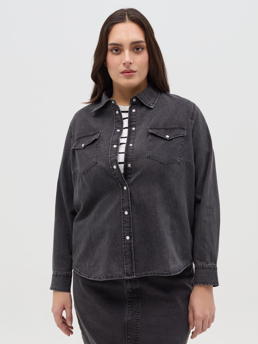 Curvy cowboy shirt in denim with pearl buttons_0