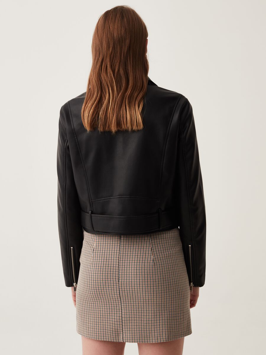 Giacca biker cropped effetto lucido_2