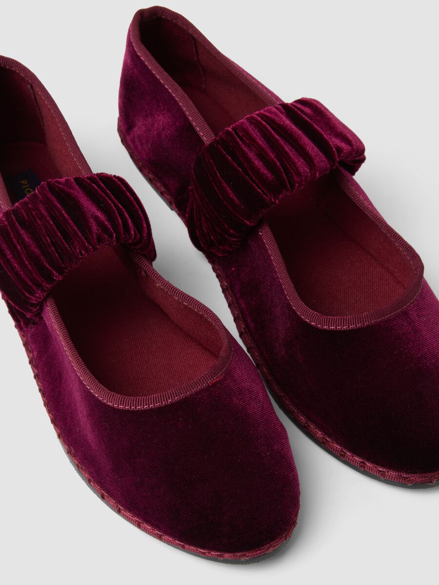 Classic purple furlane with gathered strap_1