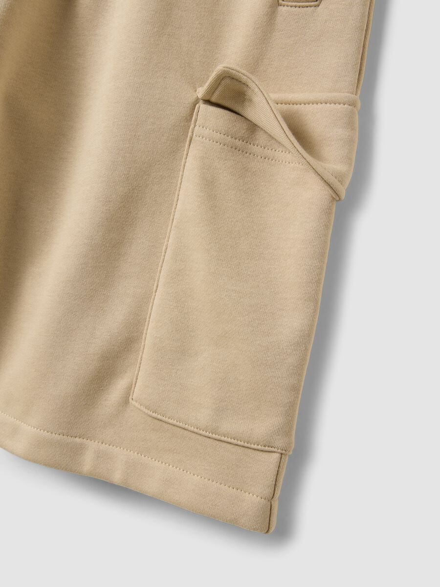 Beige cotton-blend cargo bermuda shorts_5