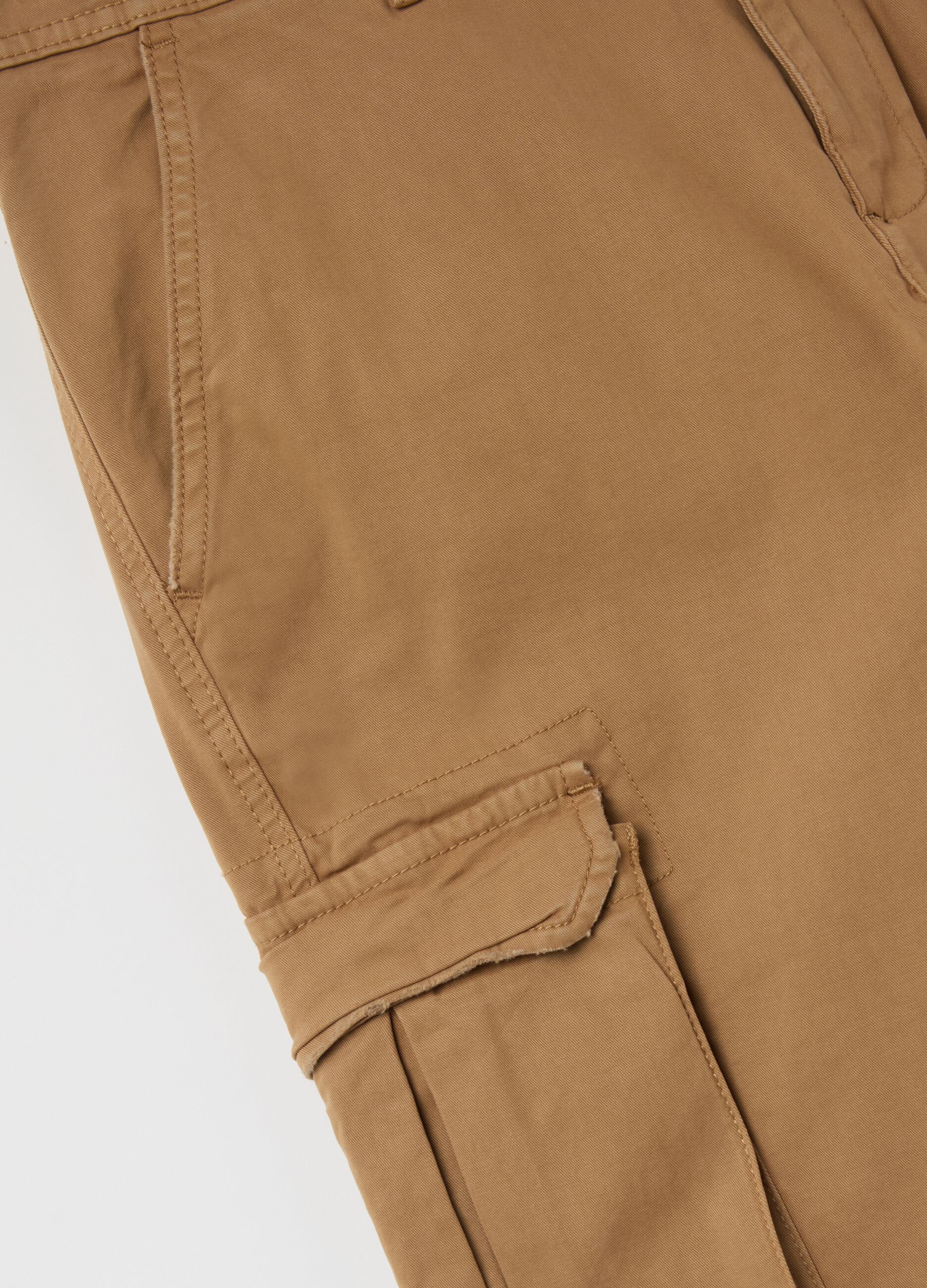 Pantaloni cargo in cotone stretch