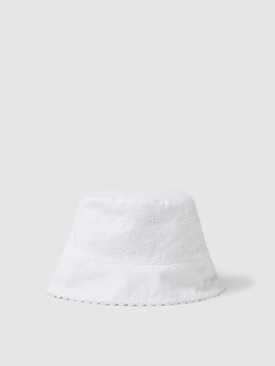 White cloche hat in broderie anglaise_0