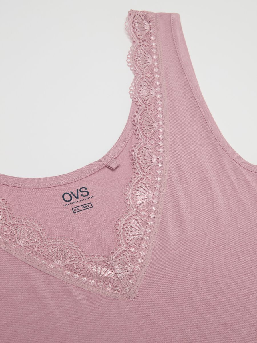 Vest with V neck and lace_5