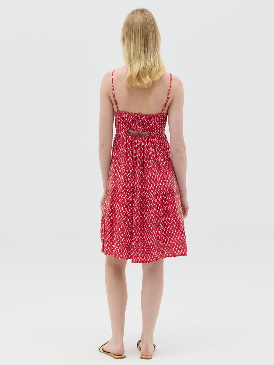 Red viscose dress with V neck and flounce_3