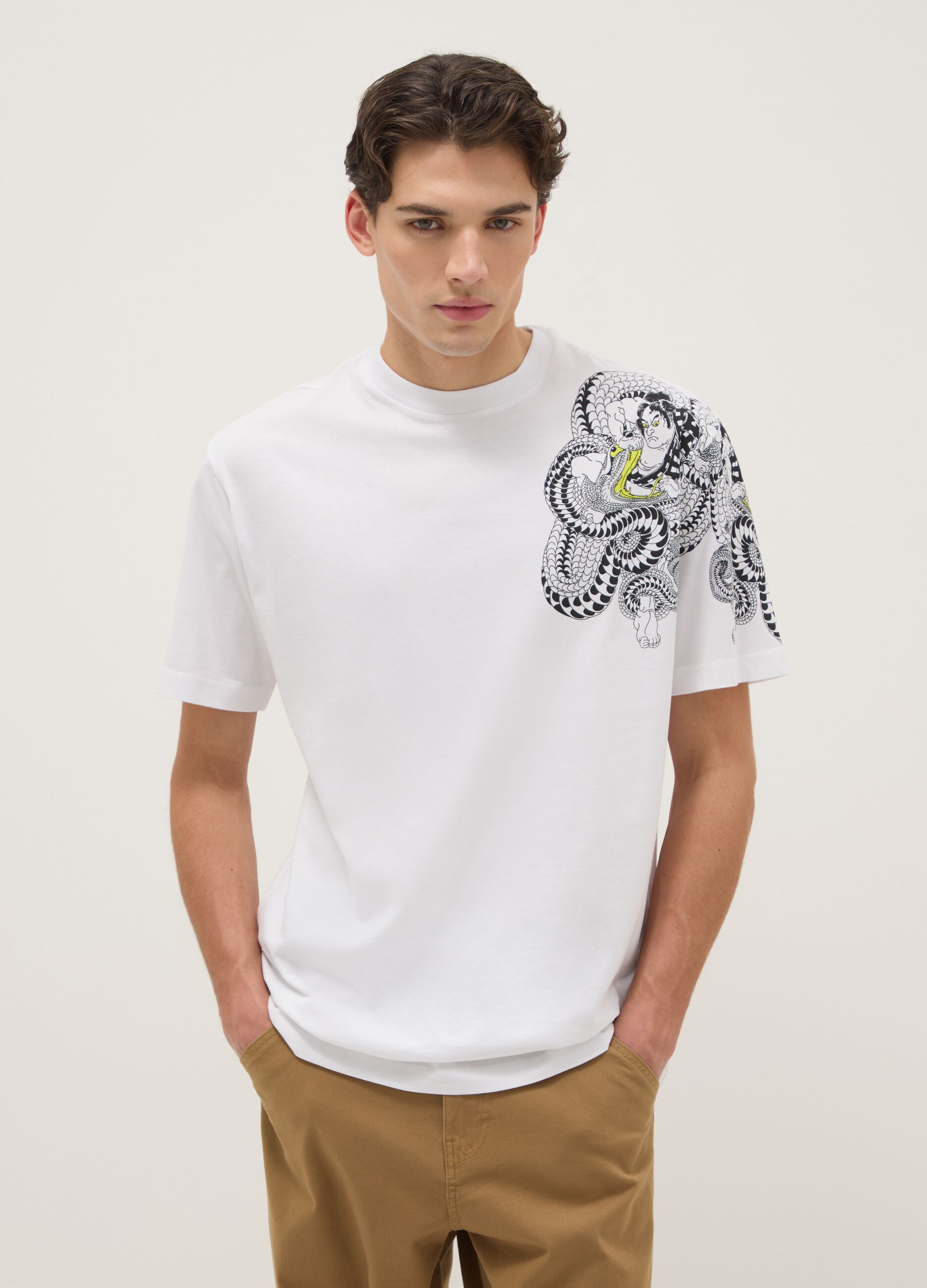 White pure cotton regular fit T-shirt with graphics