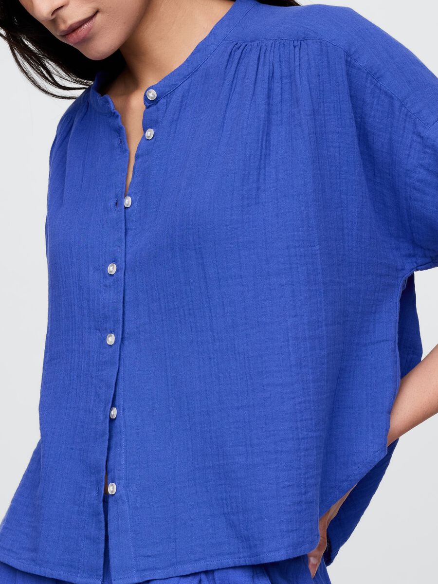 Blusa blu in misto cotone e viscosa con maniche corte_3