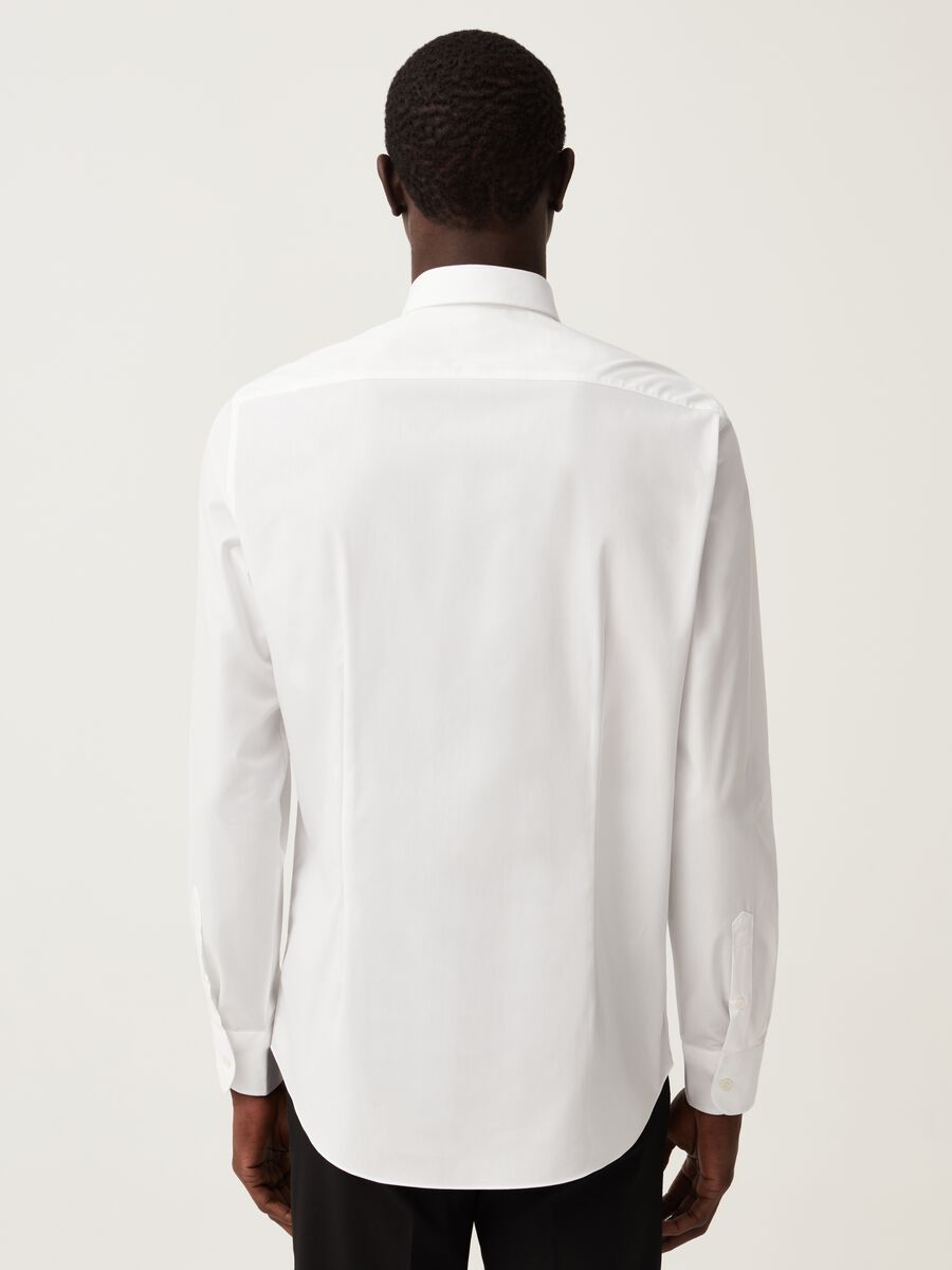 Slim-fit no-iron solid colour shirt_2