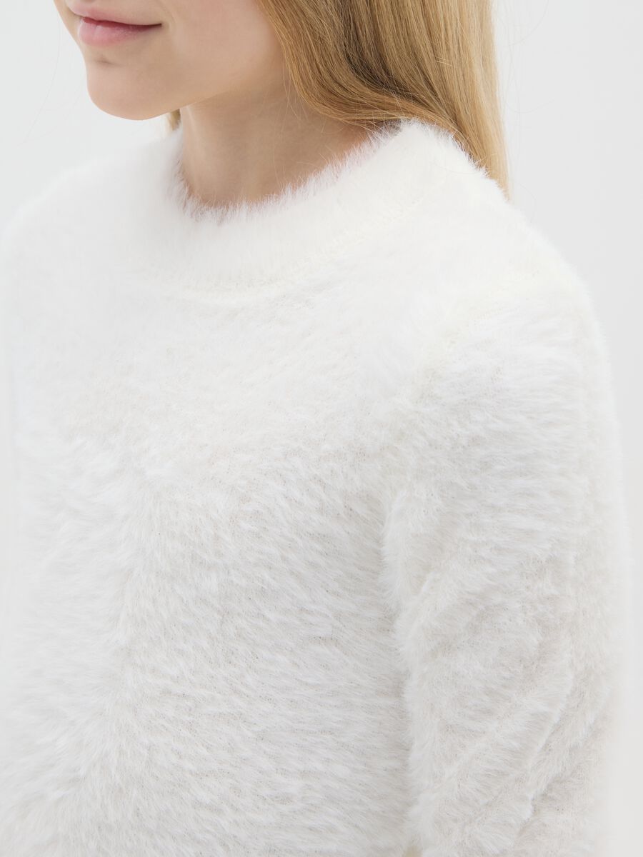 Maglione bianco morbido da ragazza vestibilità fitted_2