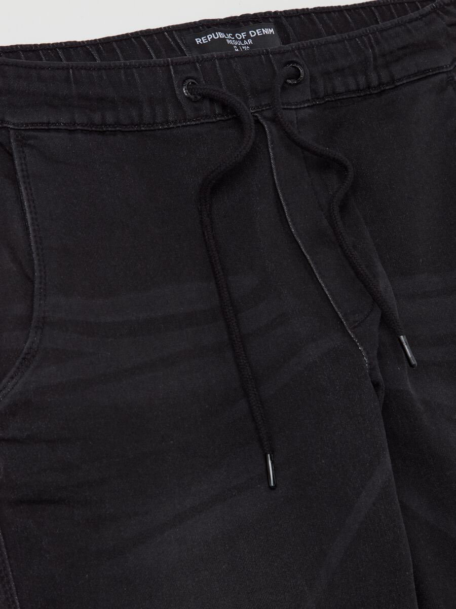 Regular-fit joggers in denim with drawstring_5