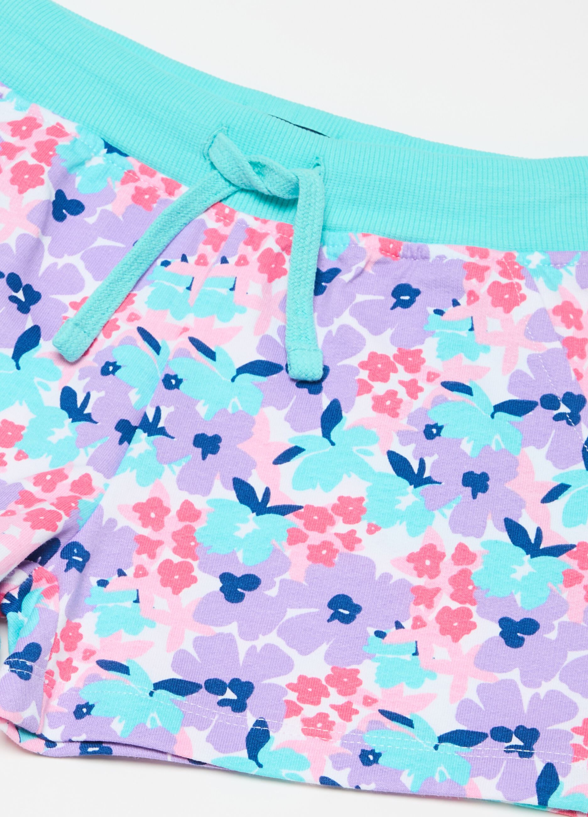 Shorts with drawstring and small flowers print