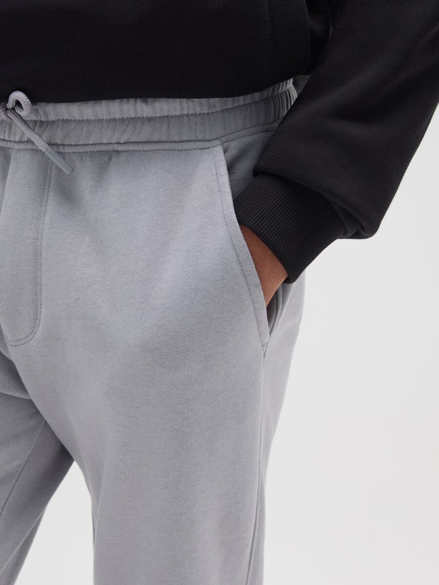 Boy's grey pure cotton jogger pants regular fit_2