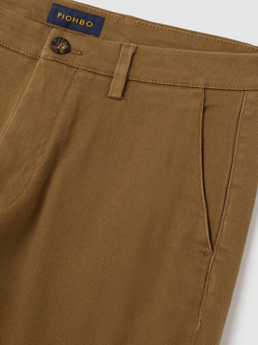 Brown stretch cotton carrot fit trousers_5