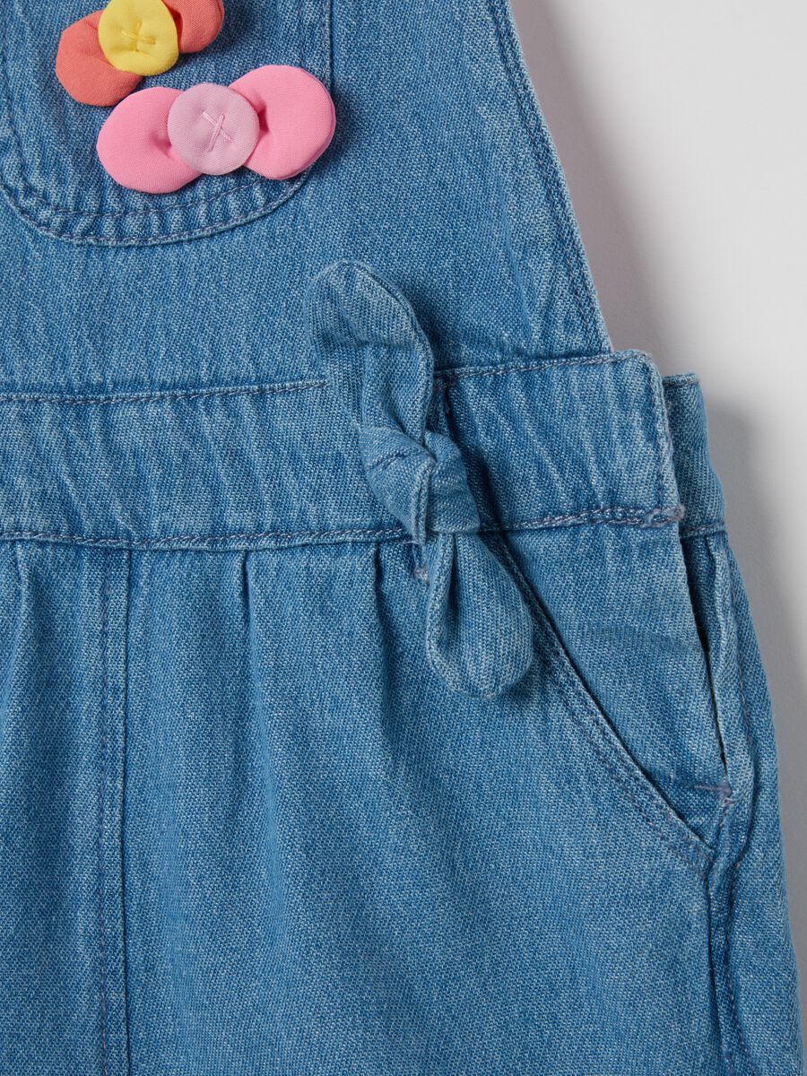 Denim dungarees with bows application_2