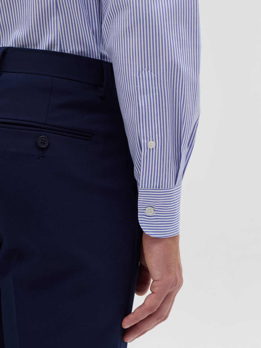Slim-fit easy-iron pinstripe shirt_3