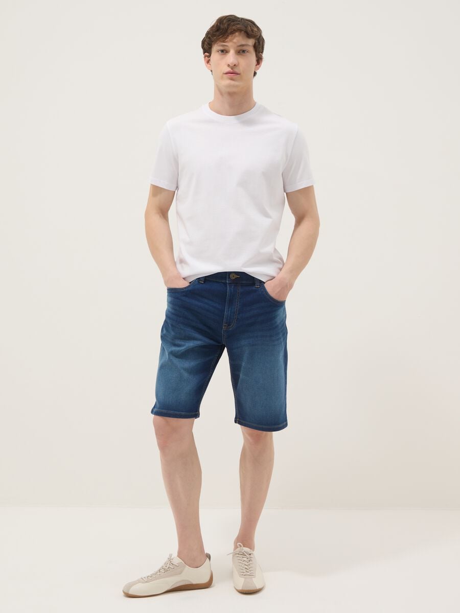 Shorts denim blu in misto cotone elasticizzato regular fit_0