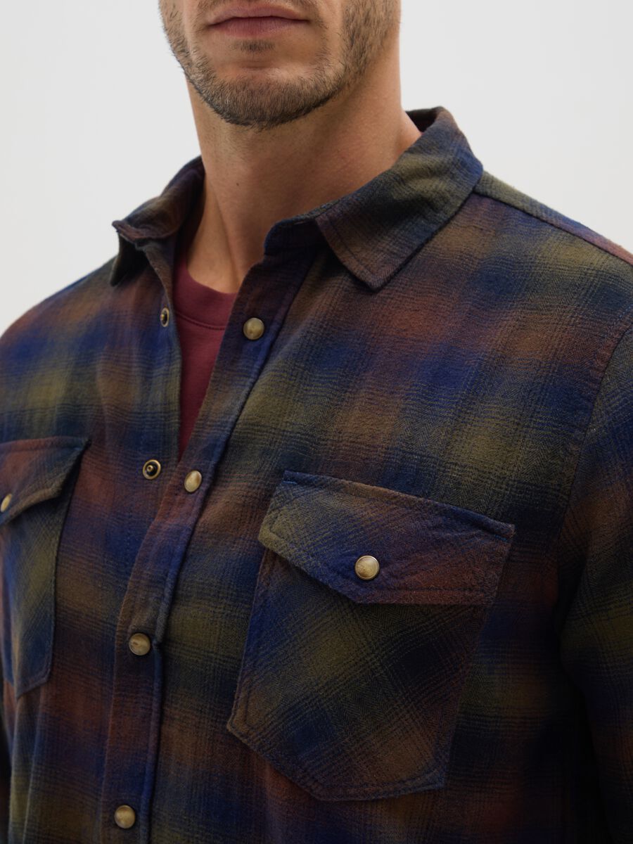 Multicolour pure cotton regular fit checked shirt_3