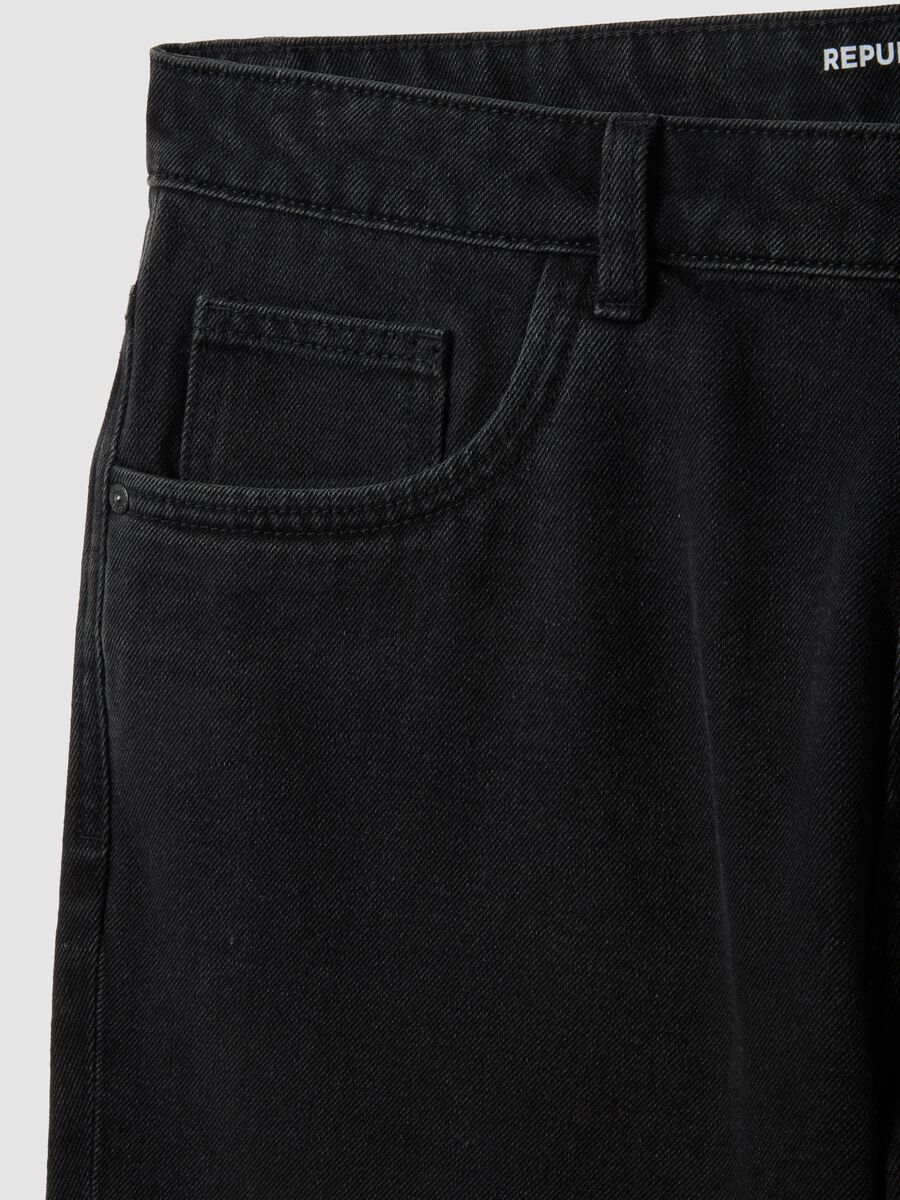 Black denim Bermuda shorts in cotton blend, regular fit_5