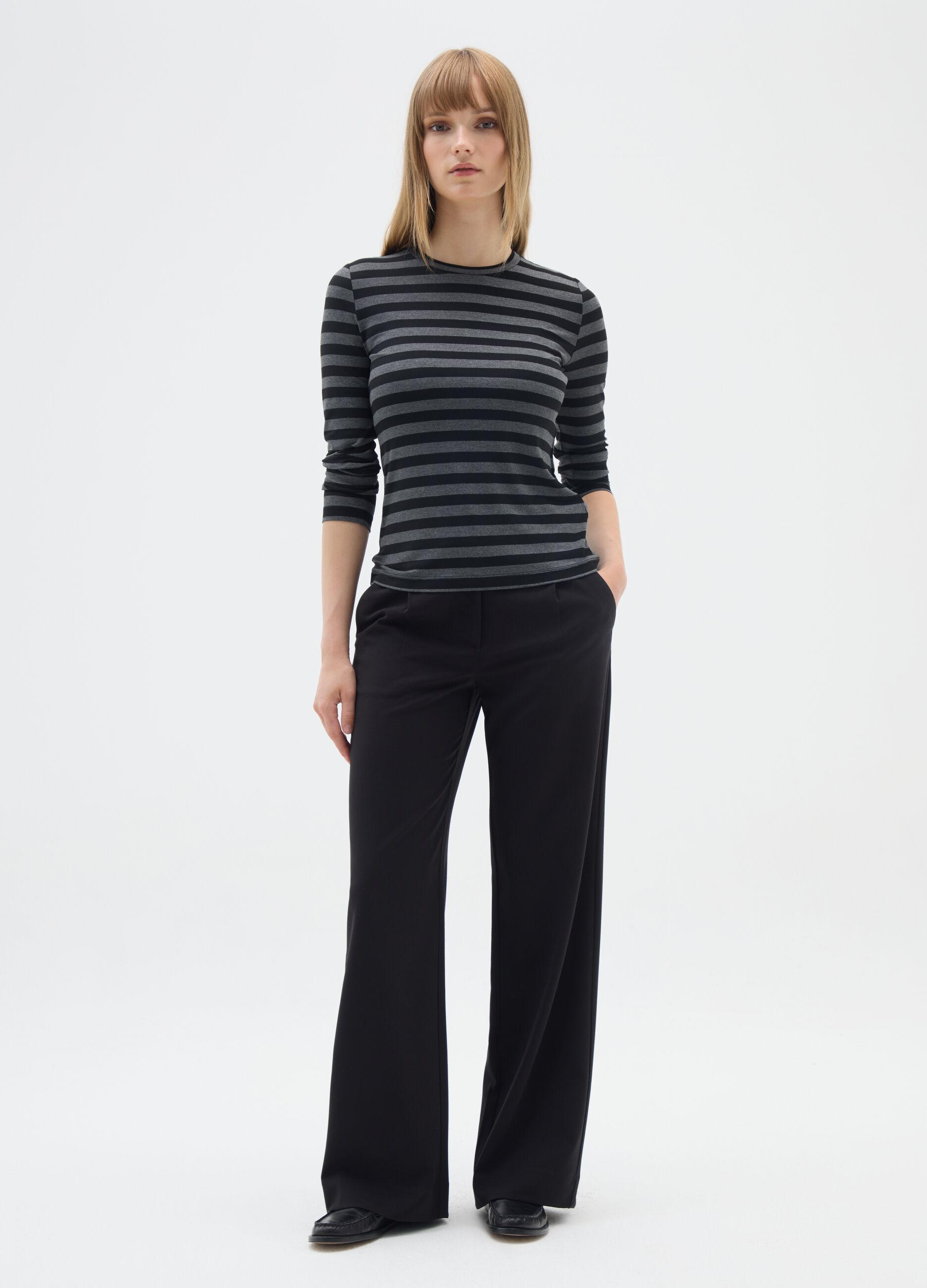 Grey striped long-sleeved stretch t-shirt