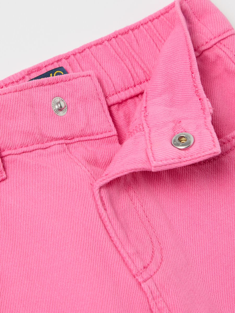 Drill trousers with wavy hem_2
