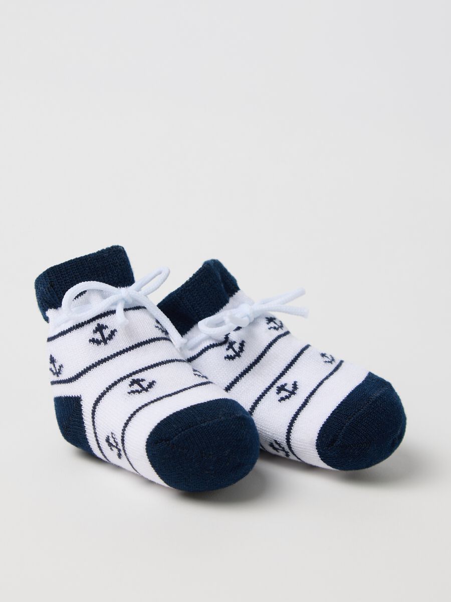 White and blue knit shoes with anchors embroidery_1