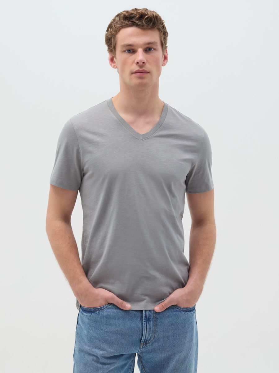 Slub cotton T-shirt with V neck_0