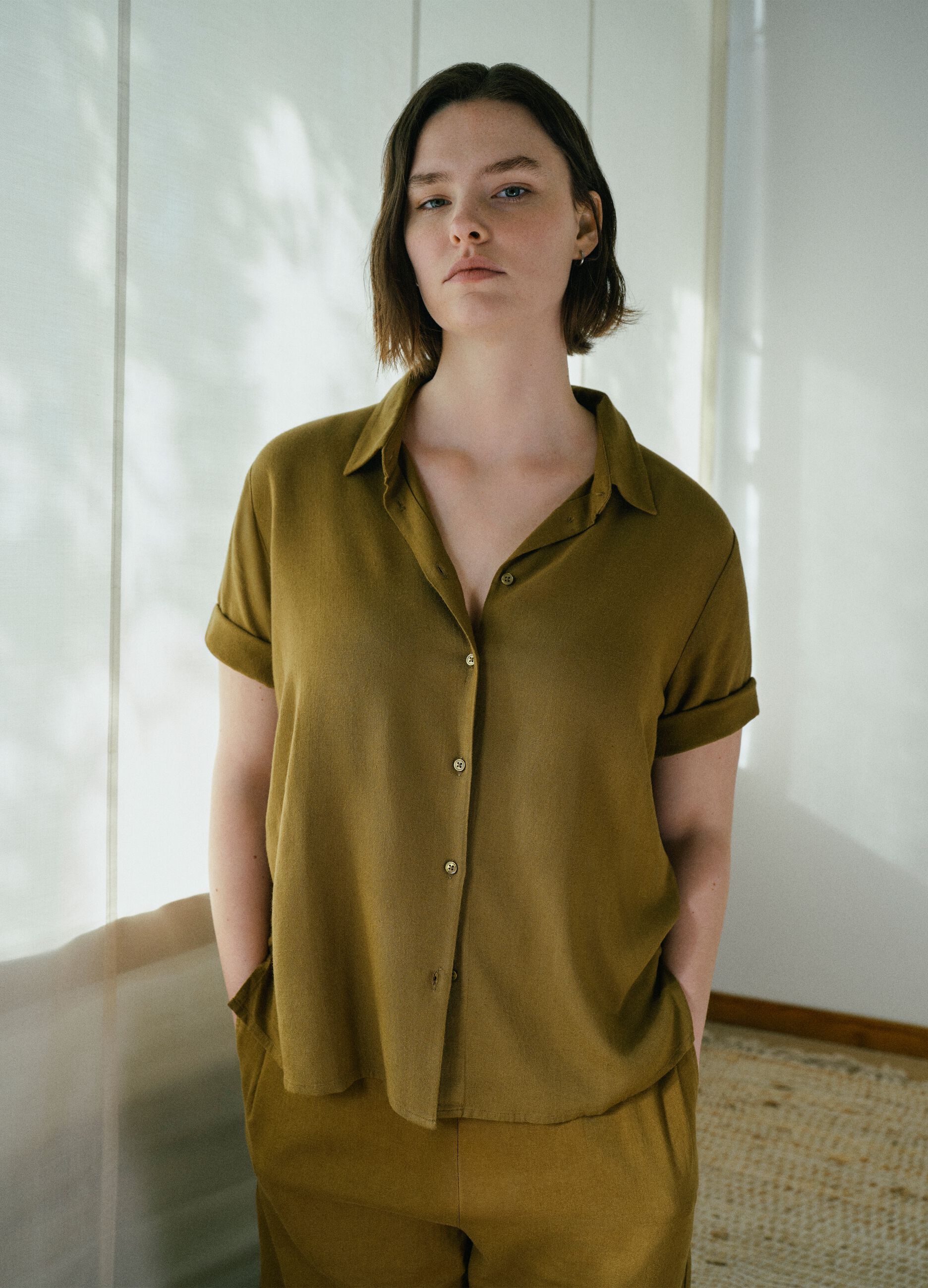 Green viscose-linen blend shirt, regular fit