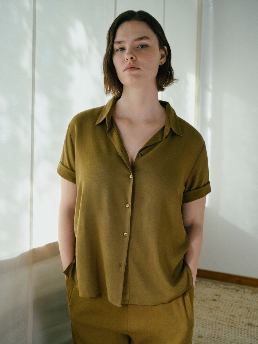 Green viscose-linen blend shirt, regular fit_0