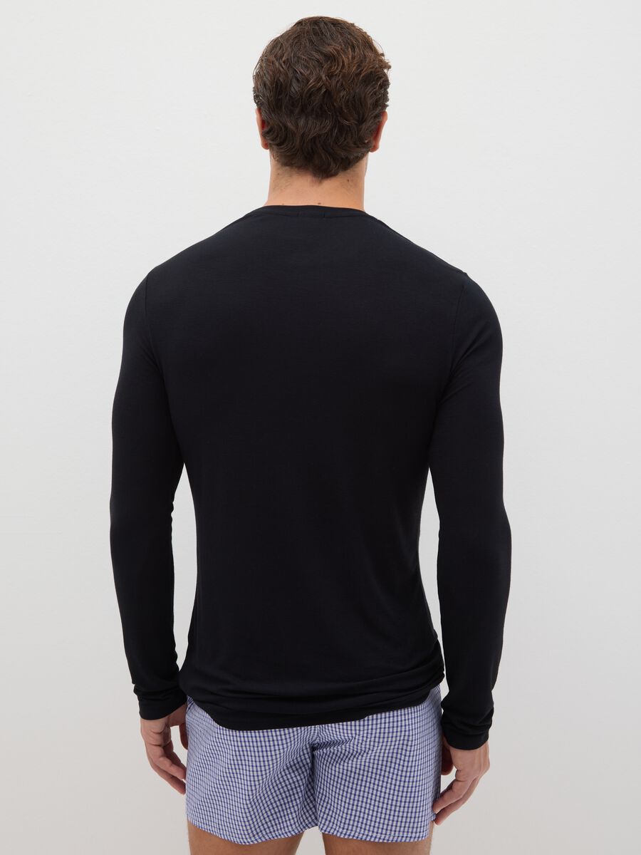 T-shirt premium nera in thermal modal cashmere regular fit_2