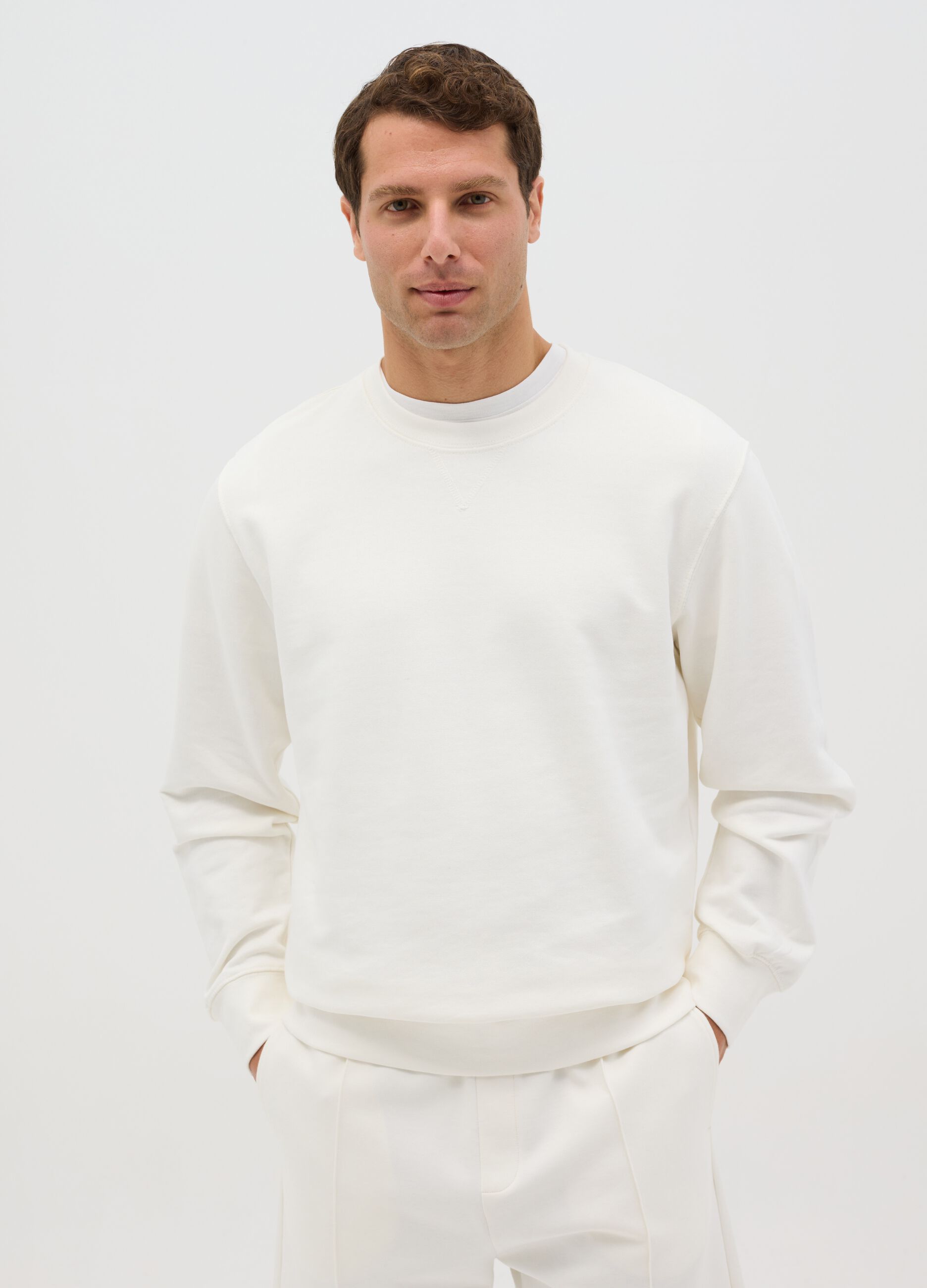 Oversized sweatshirt with round neck