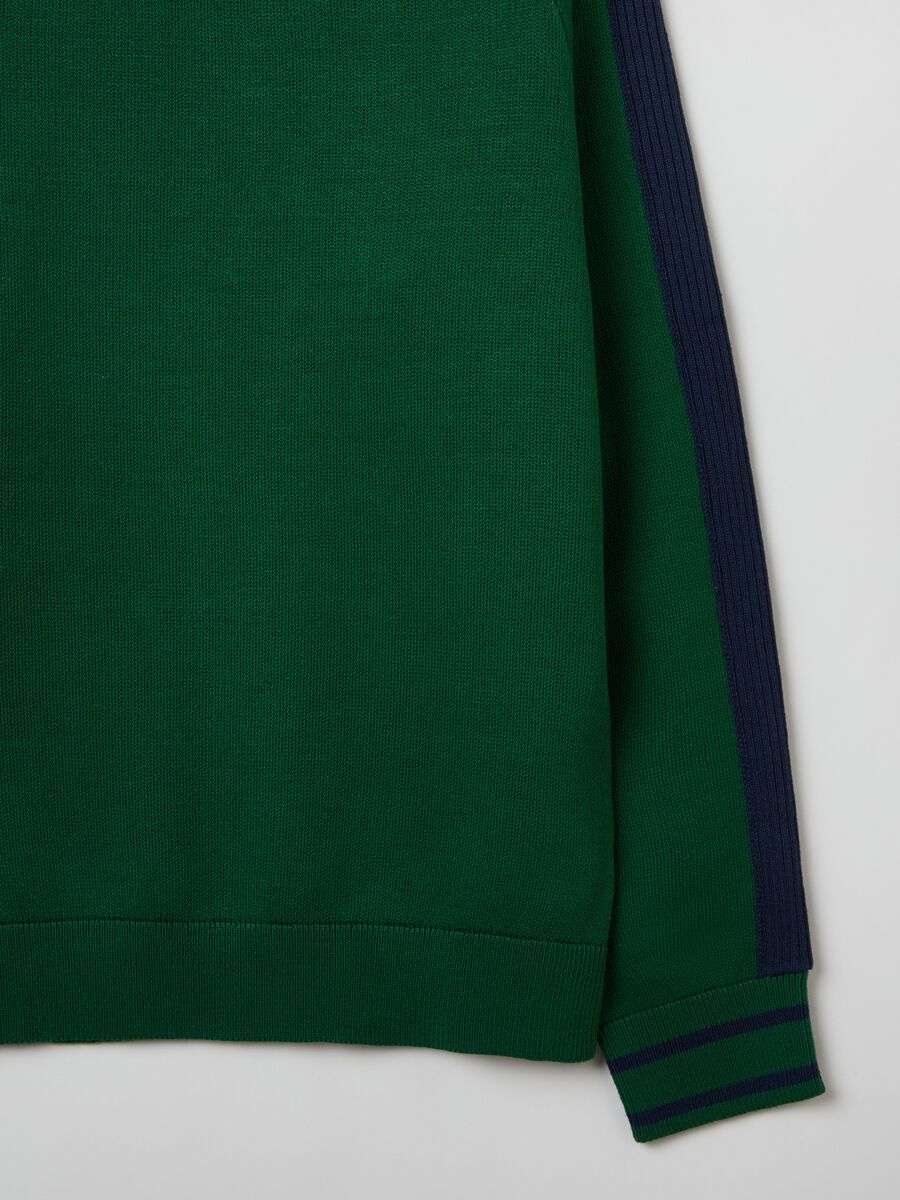 Pullover con profili rigati_1