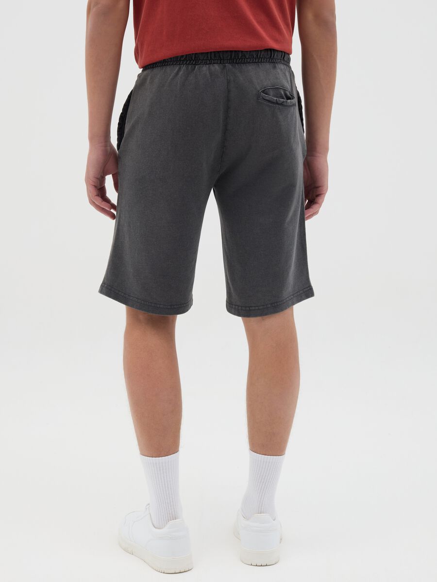 Grey sporty shorts with Miami Heat logo_3