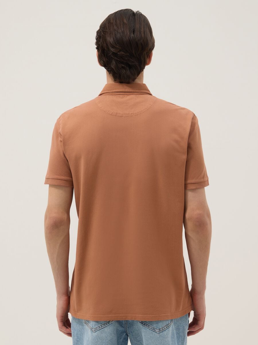 Polo marrone in puro cotone a maniche corte slim fit_2