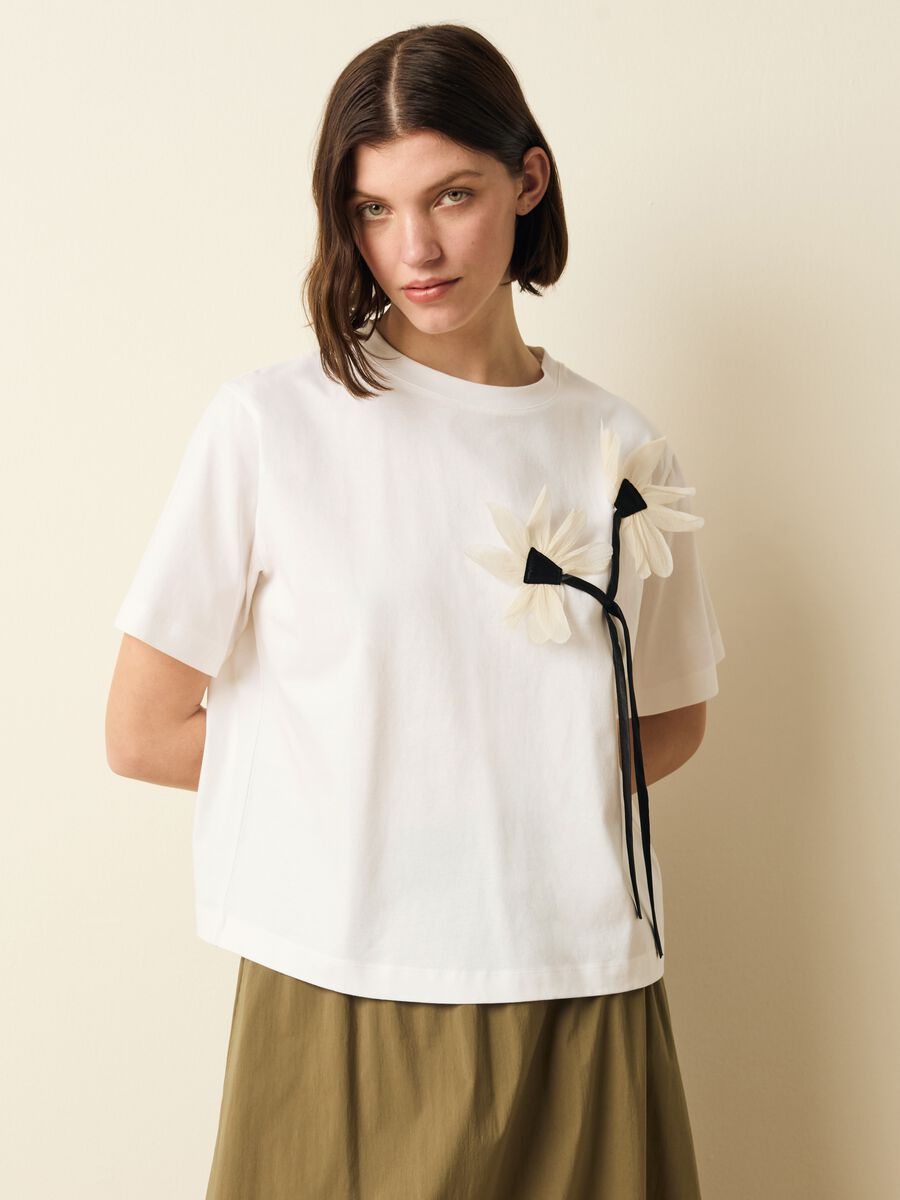 T-shirt with flowers application_1